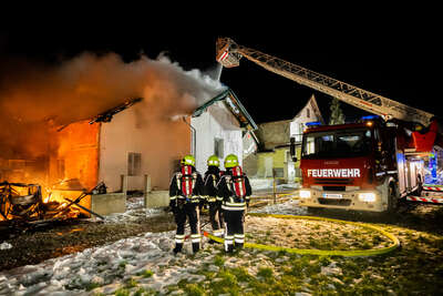 Wohnhaus bei Brand völlig zerstört FOKE-2022012304360805-031.jpg