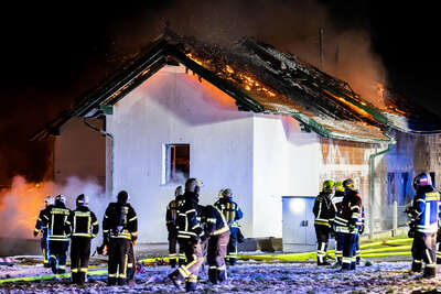 Wohnhaus bei Brand völlig zerstört FOKE-2022012304290781-007.jpg