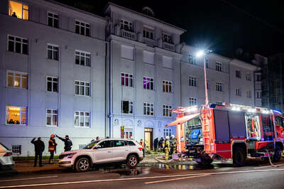 Großeinsatz bei Kellerbrand in Linz SB-2022021218165975-037.jpg