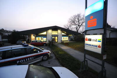 Frau überfiel Bank in Waldneukirchen bankueberfall_waldneukirchen_006.jpg