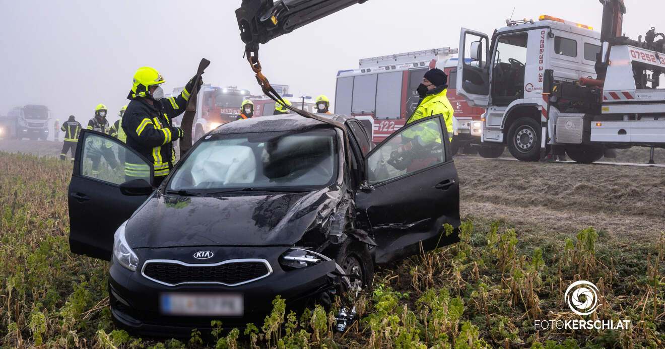 Unfall auch in St. Florian - Zahlreiche Fahrzeuge verwickelt