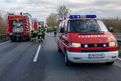 Schwerer Verkehrsunfall auf B3 zwischen Luftenberg und Langenstein JOL-0136.jpg