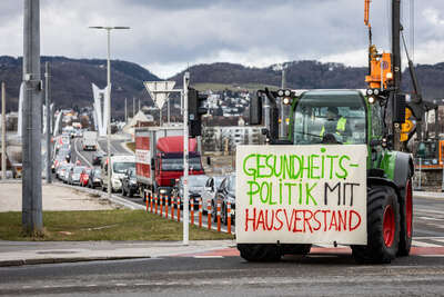 Demo in Linz - Autokorso vom Jahrmarktgelände bis nach Ebelsberg fkstore-28787.jpg