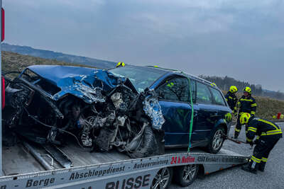 Verkehrsunfall fordert zwei Verletzte FOKE-2022030707206984-004.jpg