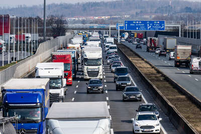 Verkehrsunfall auf der Westautobahn FOKE-2022030712196390-009.jpg