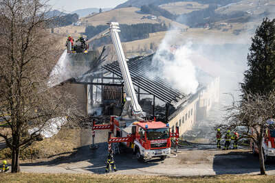Großbrand auf einem Bauernhof in Maria Neustift BAYER-4873.jpg