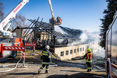 Großbrand auf einem Bauernhof in Maria Neustift BAYER-4937.jpg