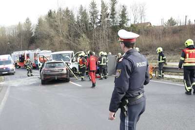 Schwerer Verkehrsunfall in Steyr foke-30409.jpg