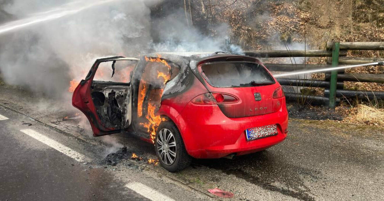 Auto ging in Flammen auf - Bezirk Urfahr-Umgebung