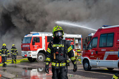 Großbrand in Ennser Betrieb BRANDSTAETTER-20220410-65.jpg