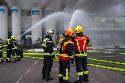 Großbrand in Ennser Betrieb BRANDSTAETTER-20220410-256.jpg