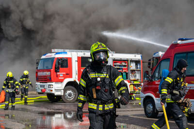 Großbrand in Ennser Betrieb BRANDSTAETTER-20220410-336.jpg