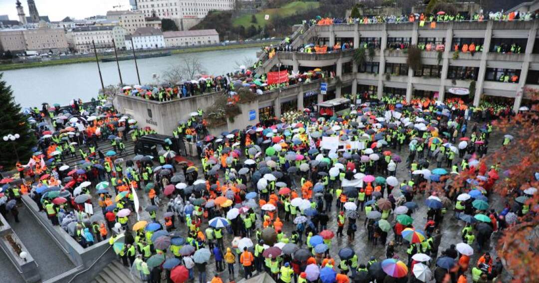 Titelbild: Kundgebung Gemeindebediensteten in Linz