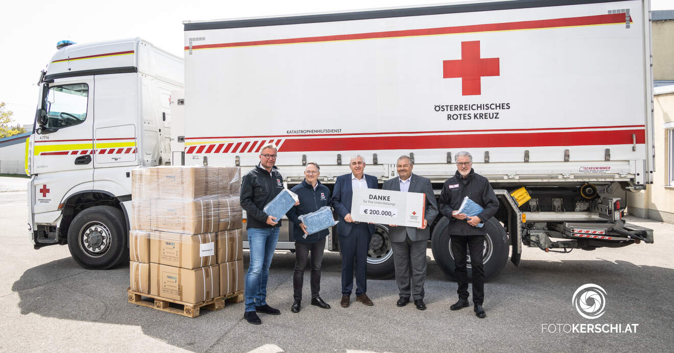 Titelbild: Rotkreuz Oberösterreich finanziert Familien-Hygienepakete im Wert von 200.000 Euro