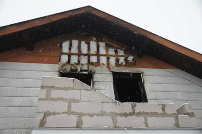 Einfamilienhaus in Flammen - Familie unverletzt wohnhausbrand_013.jpg