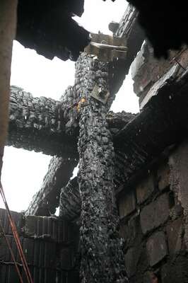 Einfamilienhaus in Flammen - Familie unverletzt wohnhausbrand_017.jpg