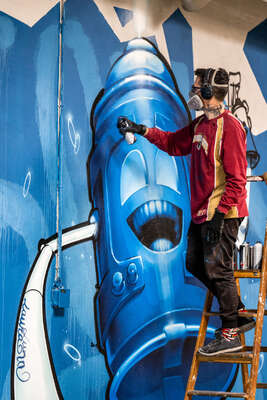 Internationale Graffiti-Künstler verschönern Notquartier für geflüchtete Menschen FOKE-2022041910128972-250.jpg