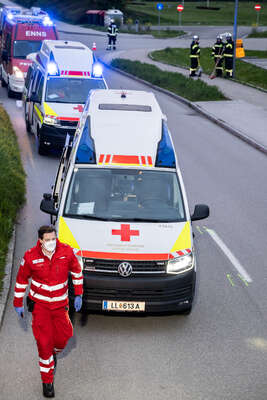 Drei Verletzte bei Unfall in Enns FOKE-2022042604460920-041.jpg