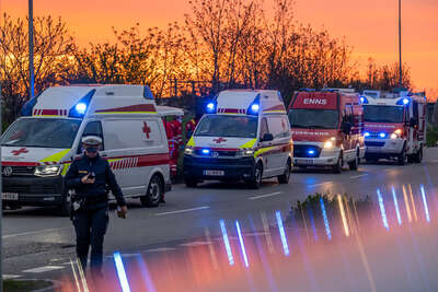 Drei Verletzte bei Unfall in Enns FOKE-2022042604560945-085.jpg