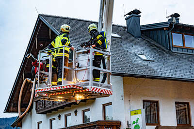 Dachstuhlbrand – 10 Feuerwehren im Einsatz fkstore-33939.jpg