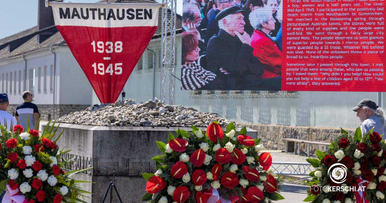 Befreiungsfeier im einstigen KZ Mauthausen