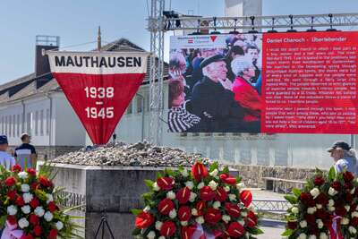 Befreiungsfeier im einstigen KZ Mauthausen foke-34300.jpg