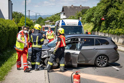 Verkehrsunfall in Straßham: Zwei Verletzte BAYER-AB2-7535.jpg