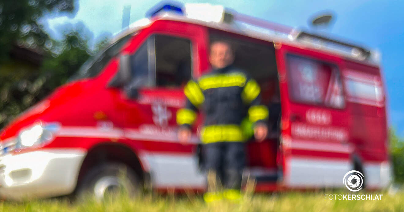 Titelbild: Heiße Grillkohle führte zu Feuerwehreinsatz