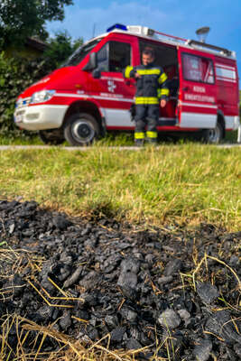 Heiße Grillkohle führte zu Feuerwehreinsatz FOKE-2022061617170018-006.jpg