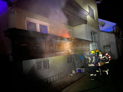 Balkonbrand bei Wohnhaus rasch gelöscht IMG-20220618-WA0002.jpg