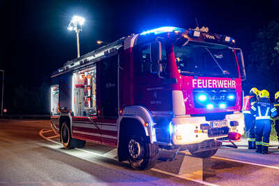 Feuerwehr befreite Lenker aus Fahrzeug BRANDSTAETTER-20220618-103.jpg