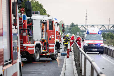 Tödlicher Verkehrsunfall – zwei Fahrzeuge und ein LKW kollidierten auf der B3 BAYER-AB2-1801.jpg