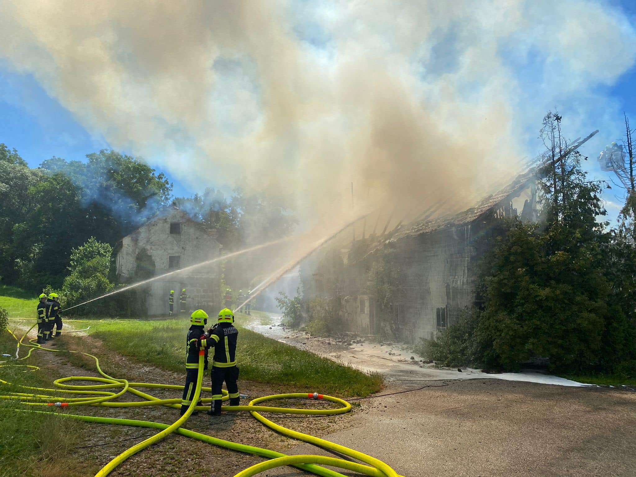 Leerstehendes Bauernhaus bei Brand komplett zerstört