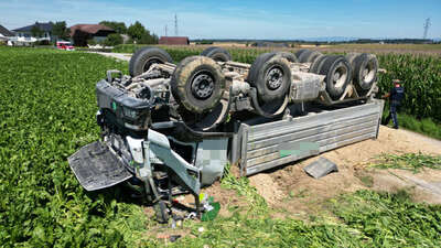 Lastwagen umgestürzt photo-2022-07-18-12-16-32.jpg