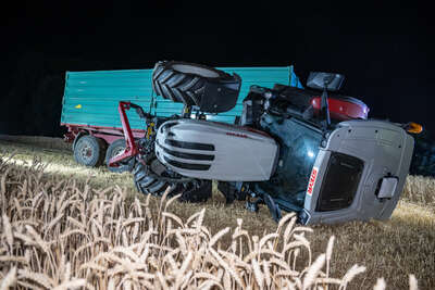 Landwirt verunfallt auf Getreidefeld mit Traktorgespann FOKE-2022071821507410-064.jpg