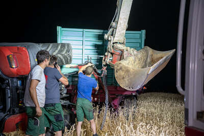 Landwirt verunfallt auf Getreidefeld mit Traktorgespann FOKE-2022071822017425-208.jpg