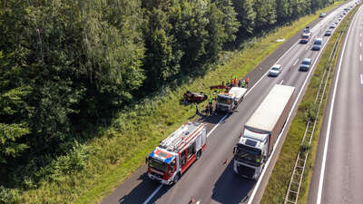 Schwerer Verkehrsunfall auf der Mühlkreisautobahn VU-Engerwitzdorf-Drohne-3-von-5.jpg