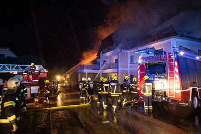 Höchste Alarmstufe - Bauernhof in Flammen BAYER-AB2-5469.jpg