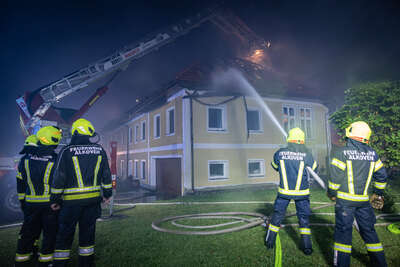 Höchste Alarmstufe - Bauernhof in Flammen BAYER-AB2-5655.jpg