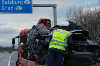 Verkehrsunfall auf der A25 forderte Todesopfer vu-a25_11.jpg