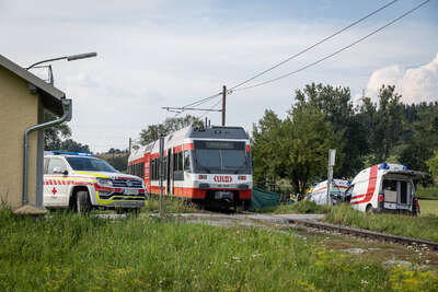 Mopedlenkerin auf Bahnübergang von Zug erfasst 29D761A8-BB2C-4CB3-93B4-6F7279C839A9.jpg