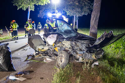 Auto bei Unfall regelrecht zerfetzt - Beifahrer verstarb BAYER-AB2-6155.jpg