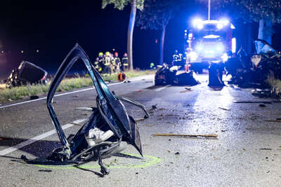 Auto bei Unfall regelrecht zerfetzt - Beifahrer verstarb BAYER-AB2-6197.jpg