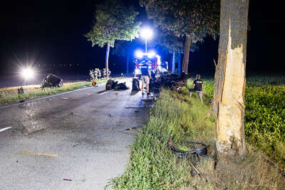 Auto bei Unfall regelrecht zerfetzt - Beifahrer verstarb BAYER-AB2-6207.jpg