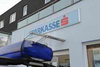 Räuber nach Banküberfall festgenommen bankueberfall-eberstalzell-05.jpg