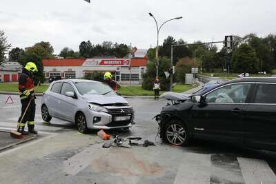 Steyr - Verkehrsunfall mit eingeklemmter Person foke-47040.jpg