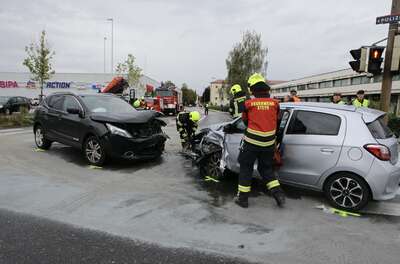 Steyr - Verkehrsunfall mit eingeklemmter Person foke-47041.jpg