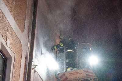 Zwei Personen bei Wohnungsbrand von Feuerwehr gerettet FOKE-2022091918472382-042.jpg
