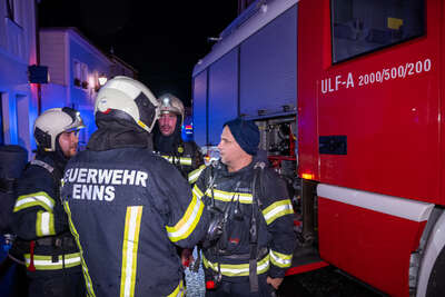 Zwei Personen bei Wohnungsbrand von Feuerwehr gerettet FOKE-2022091918592412-072.jpg