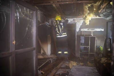 Zwei Personen bei Wohnungsbrand von Feuerwehr gerettet FOKE-2022091919362474-134.jpg